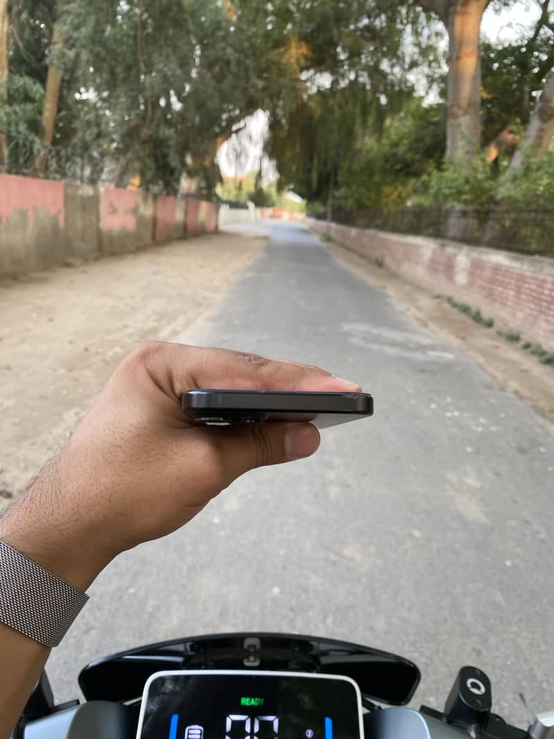 Apple iPhone 15 plus 2