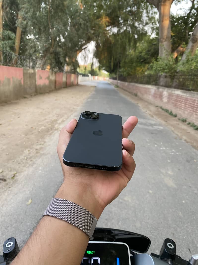Apple iPhone 15 plus 3