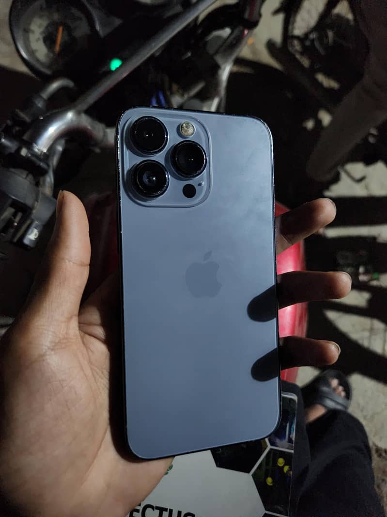 Apple iPhone 13 Pro 0