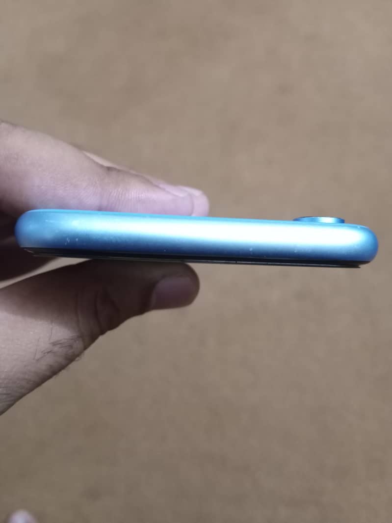 iPhone XR 3