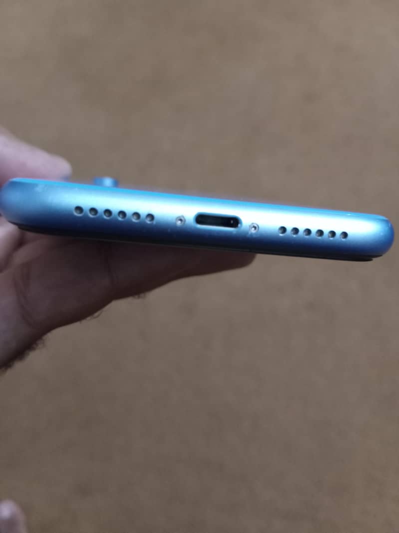 iPhone XR 5