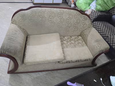 2 sofa sets 7 or 6 seater