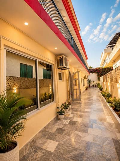 Furnished Poshion+Rooms   F-7 Near Janah Super Saudi Tower Islamabad