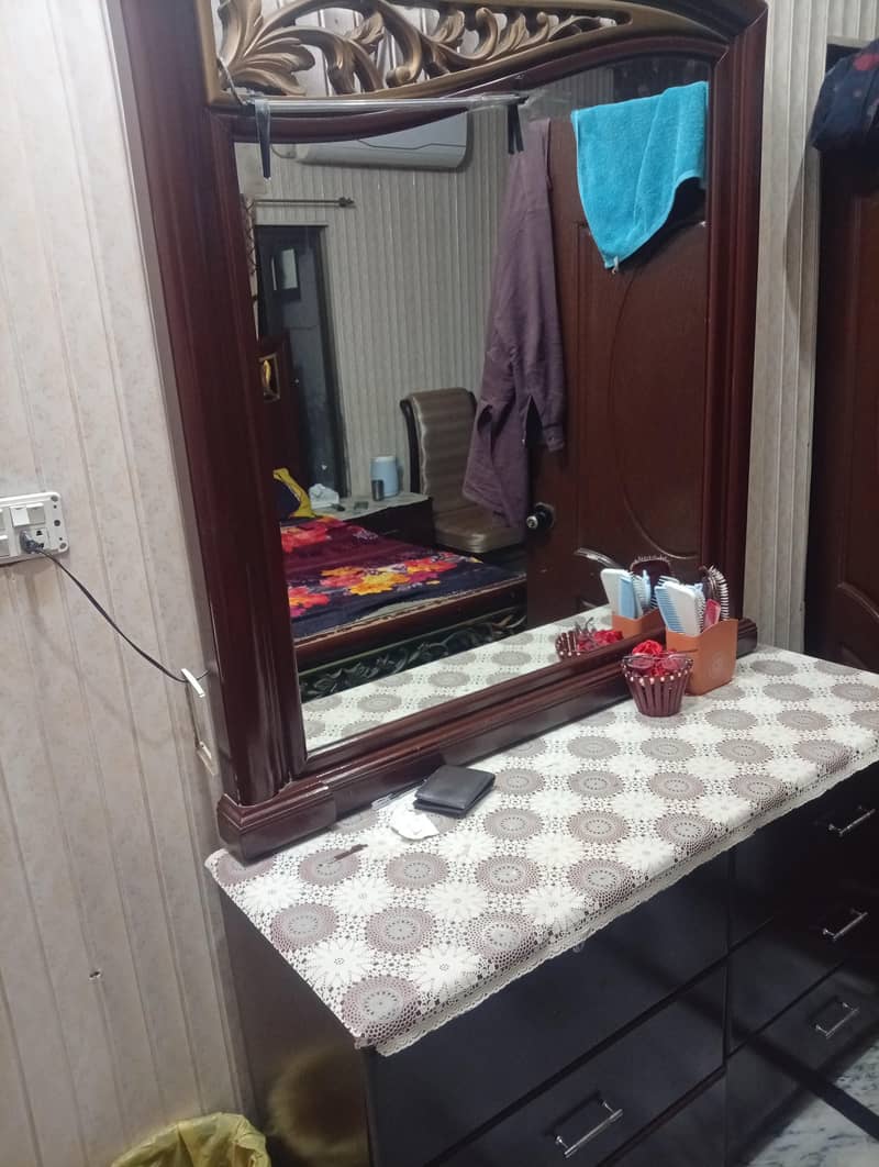 bed dressing table 2