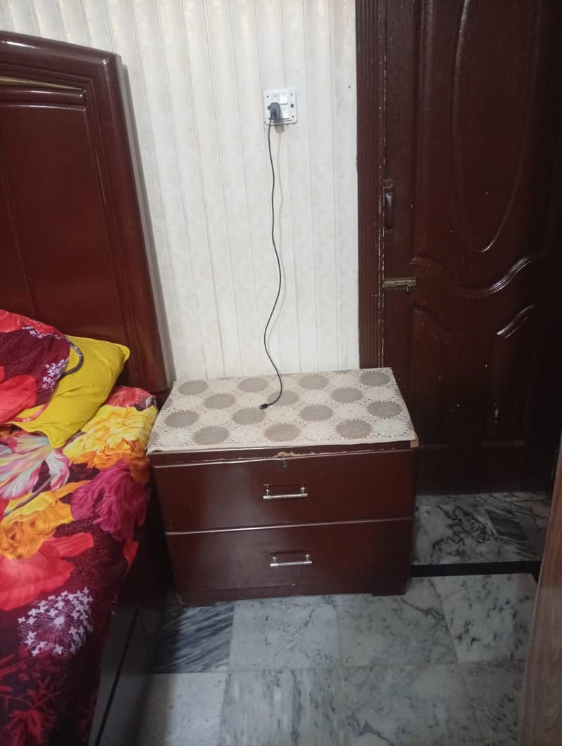 bed dressing table 3