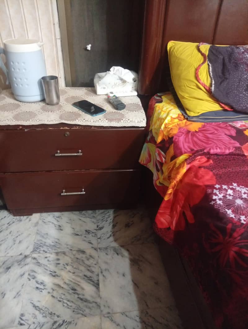 bed dressing table 4