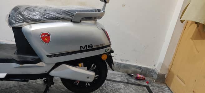 Metro M6empower portable lithium