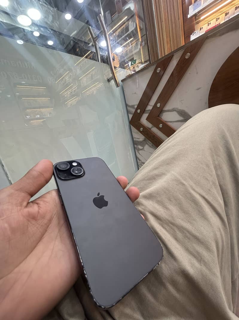 Apple iPhone 15 7