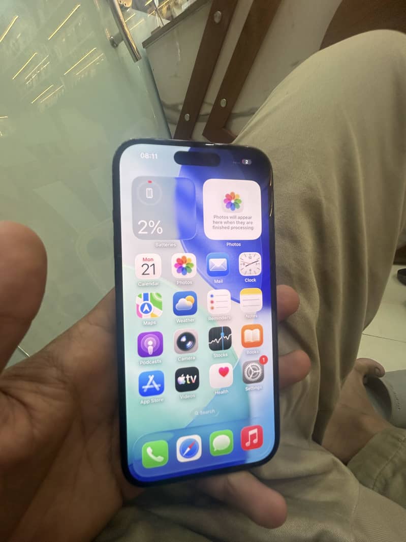 Apple iPhone 15 9