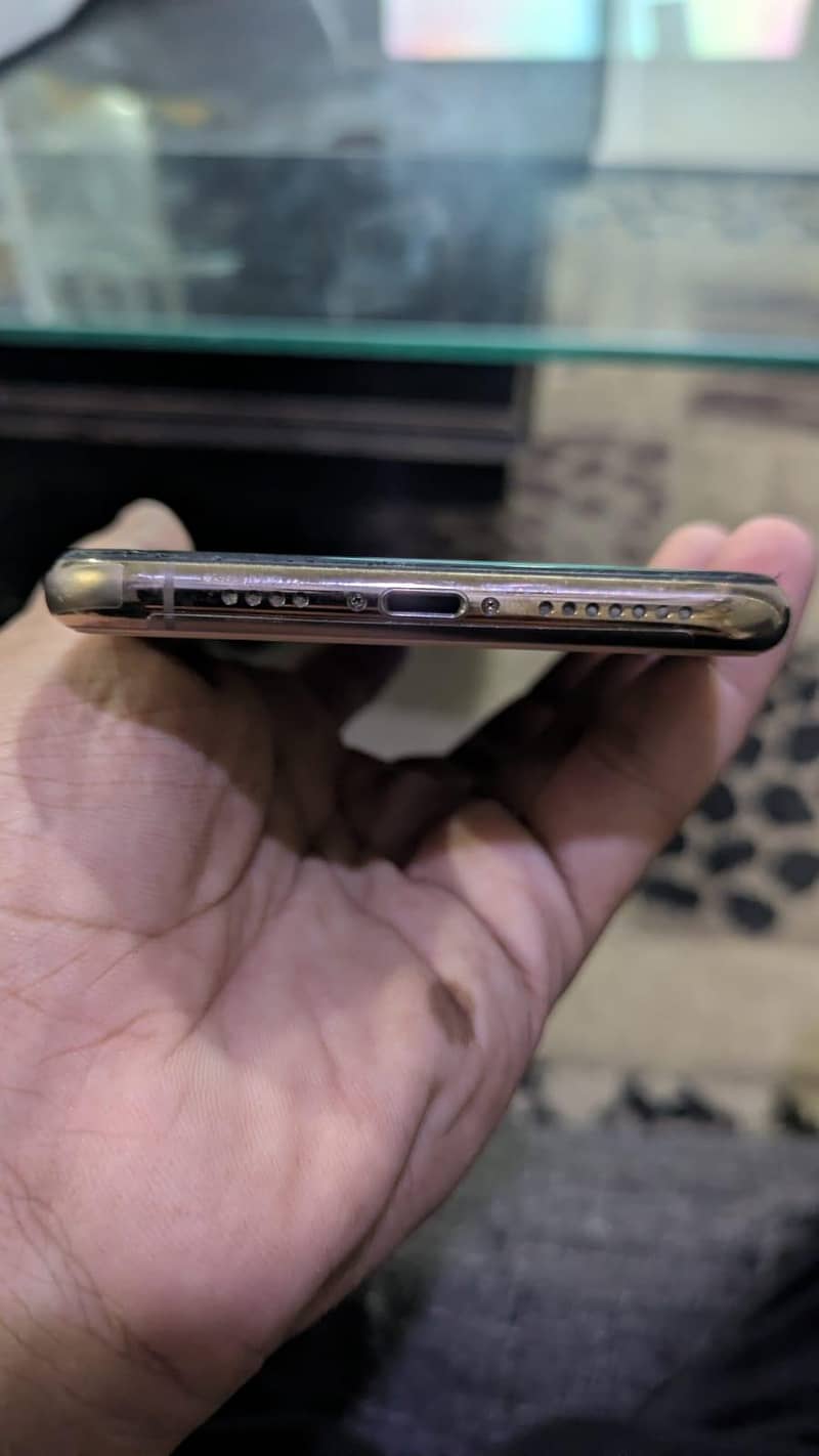 Apple iPhone 11 Pro Max 0