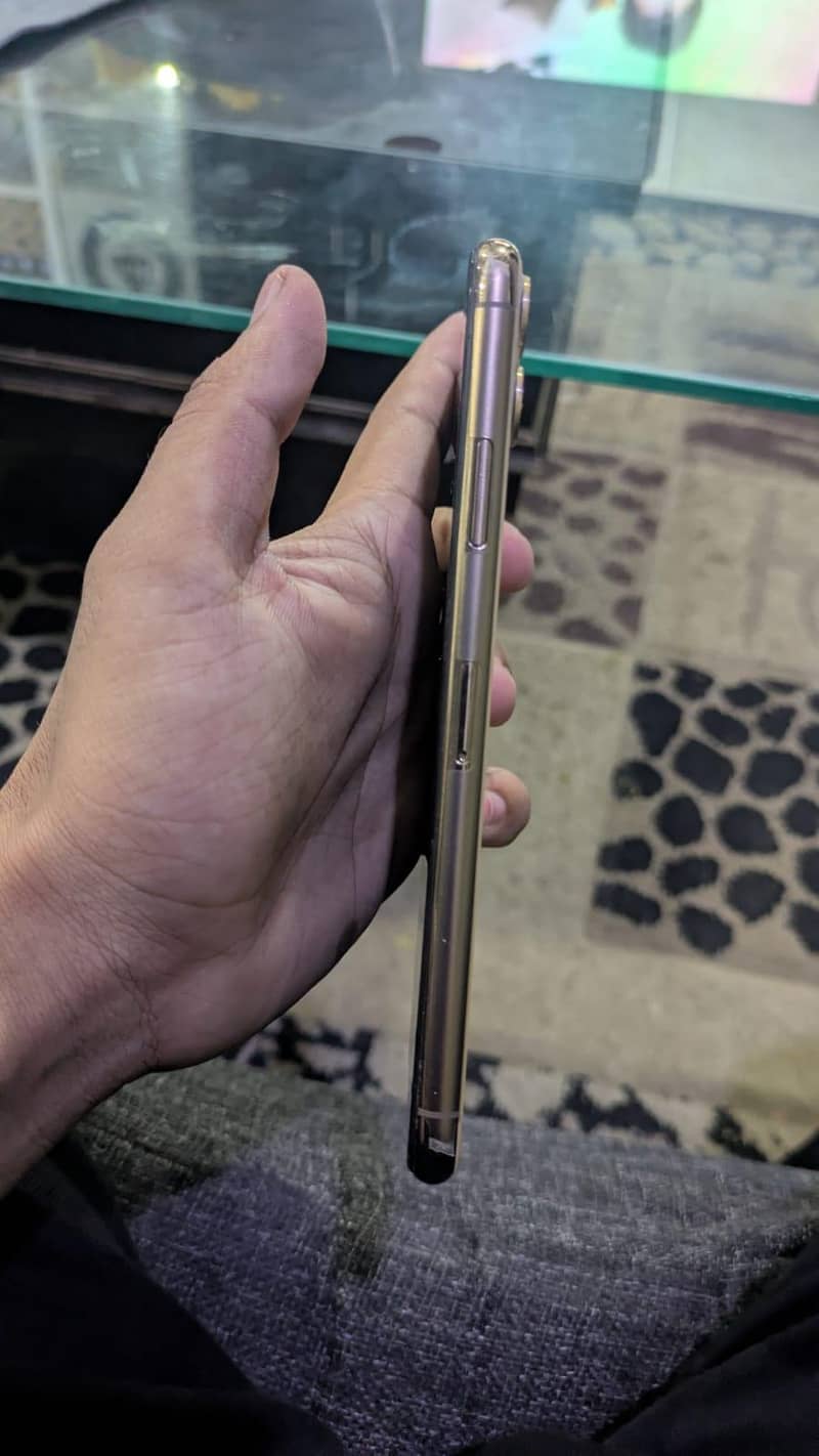 Apple iPhone 11 Pro Max 5