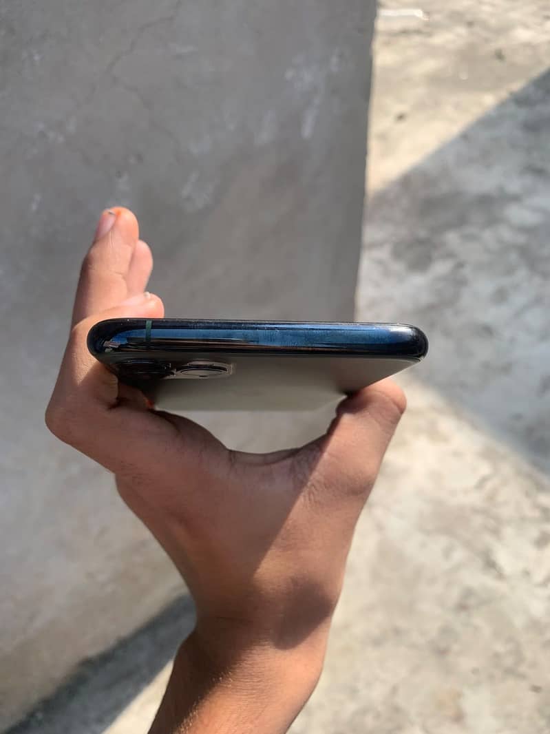 Apple iPhone 11 Pro Max 1