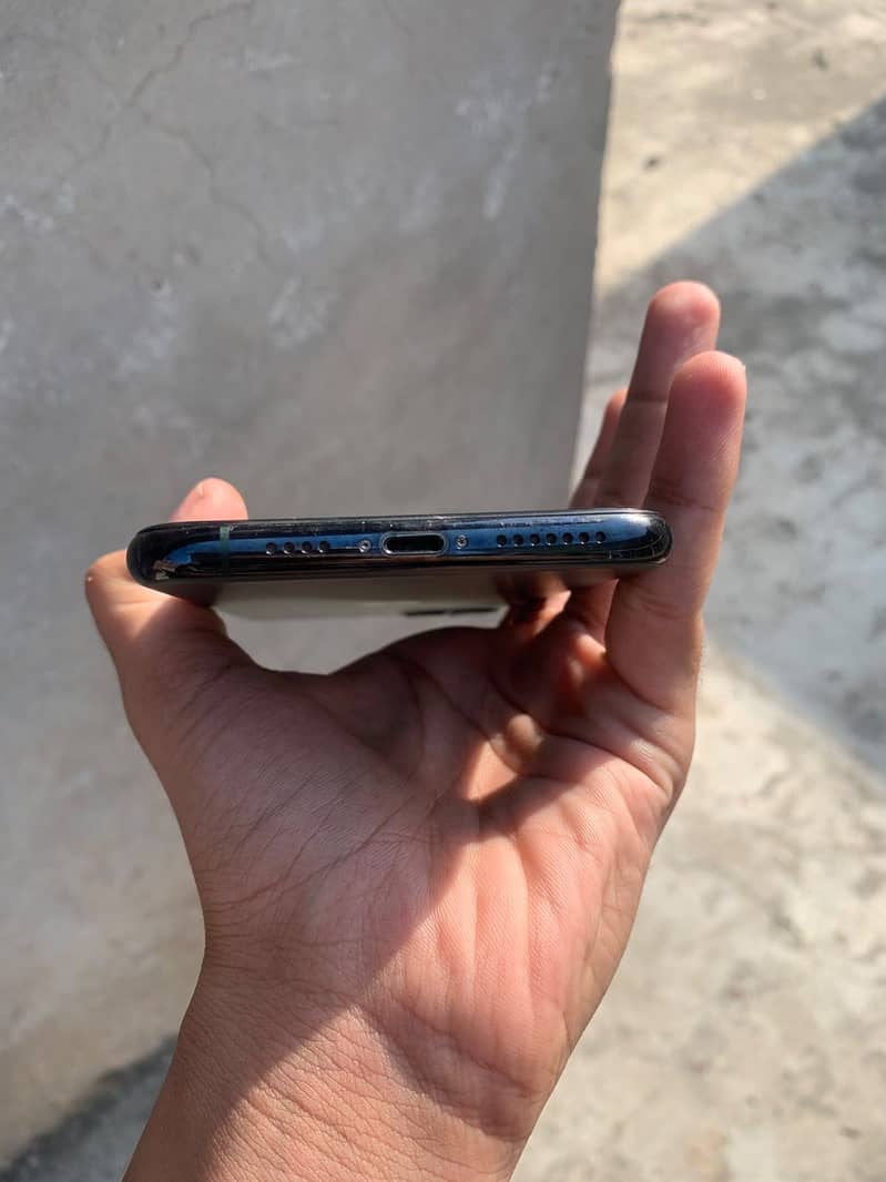 Apple iPhone 11 Pro Max 3