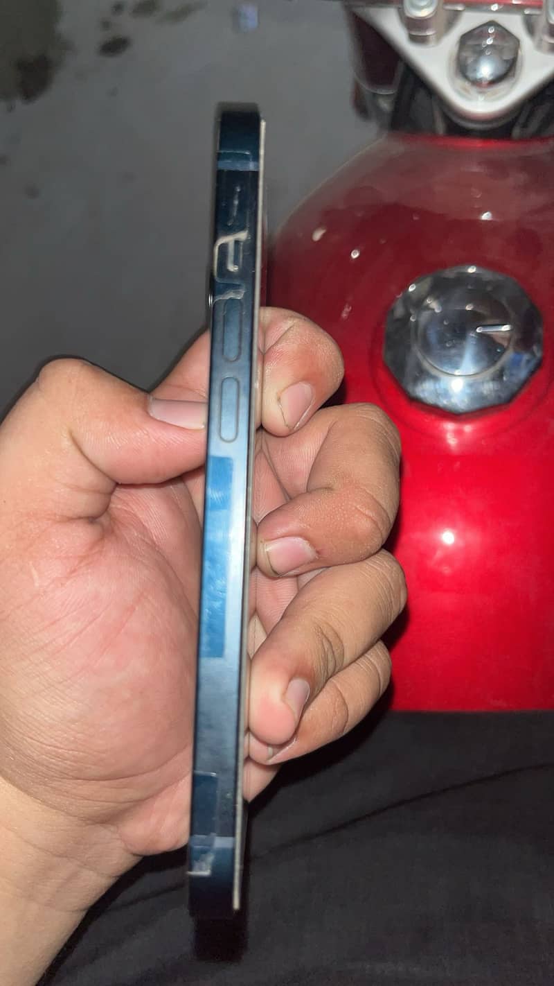 Apple iPhone 14 2
