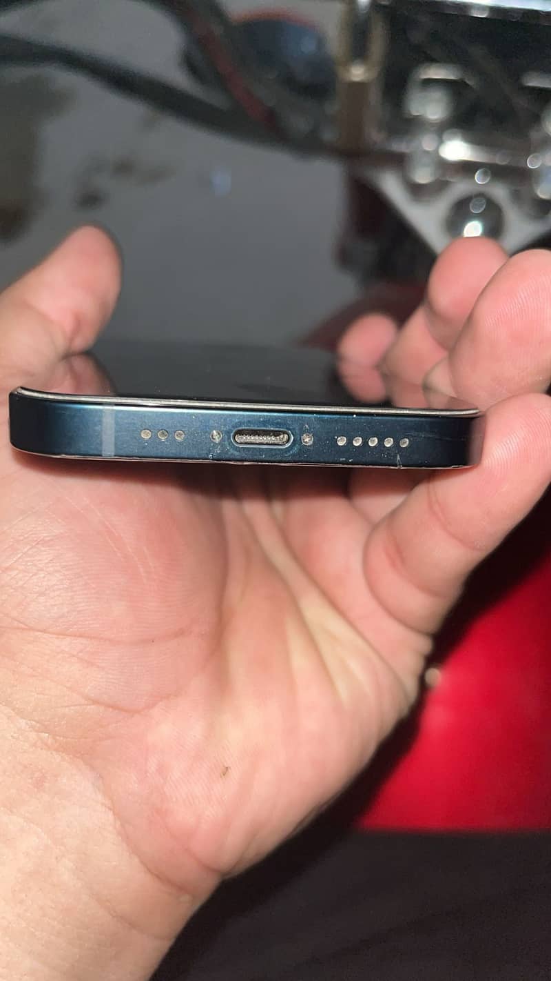 Apple iPhone 14 4