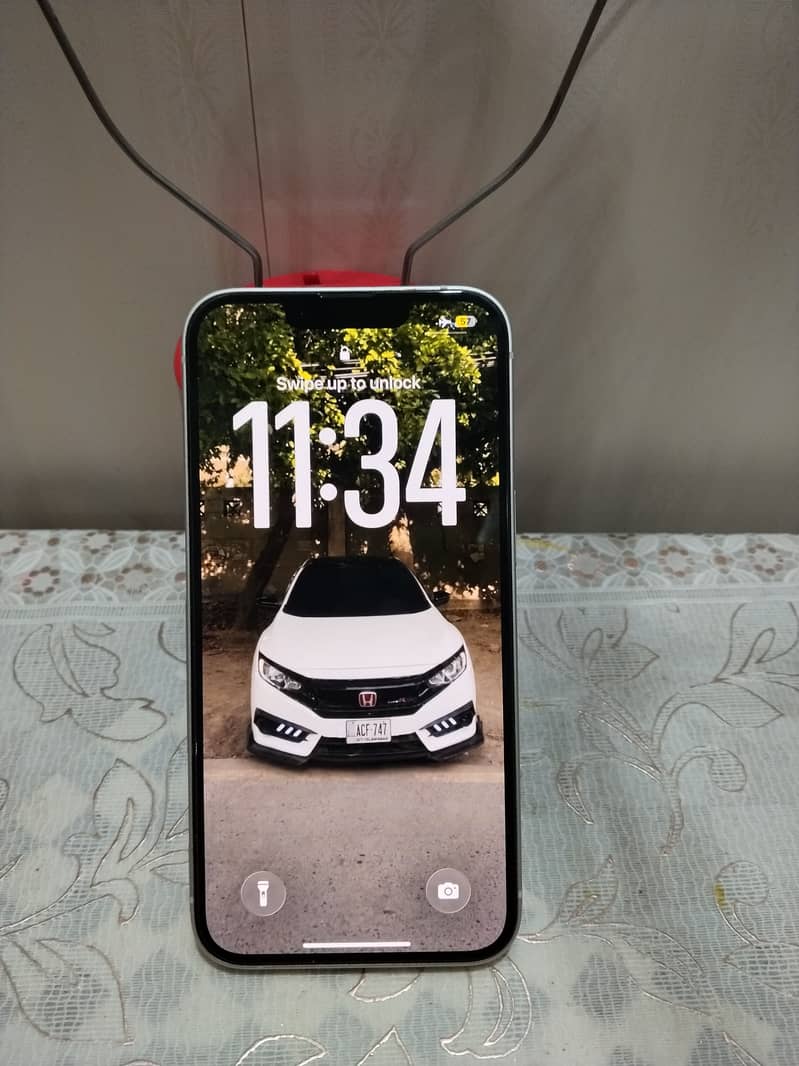Apple iPhone 13 2