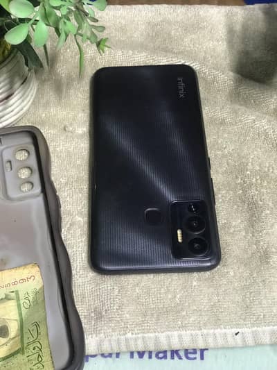 Infinix Hot 12 Play