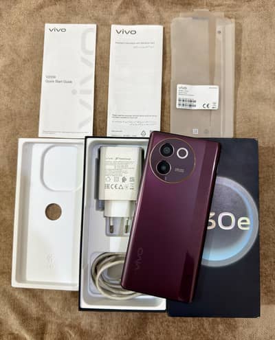 Vivo V30e 5G (8gb 256gb) Complete Box