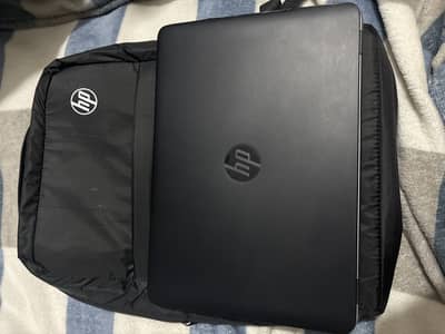 Hp elite book 840 with charger and hp bag