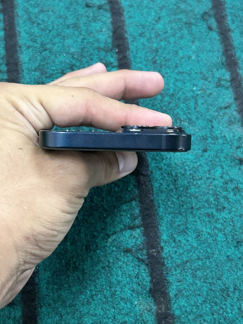 Apple iPhone 14 2
