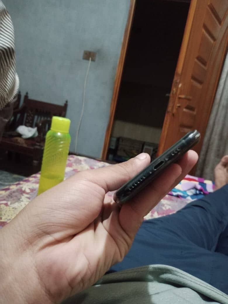 Apple iPhone 11 Pro 1