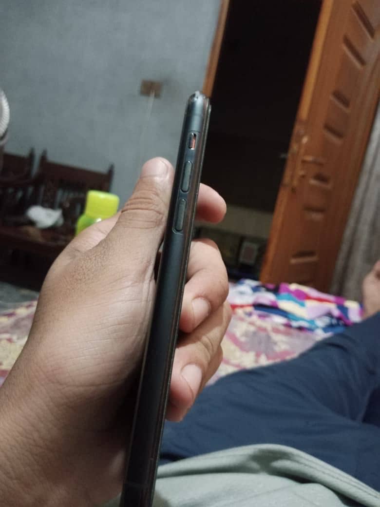Apple iPhone 11 Pro 3