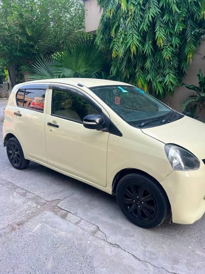 Daihatsu Mira 2012