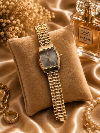 Gucci gold luxury watch