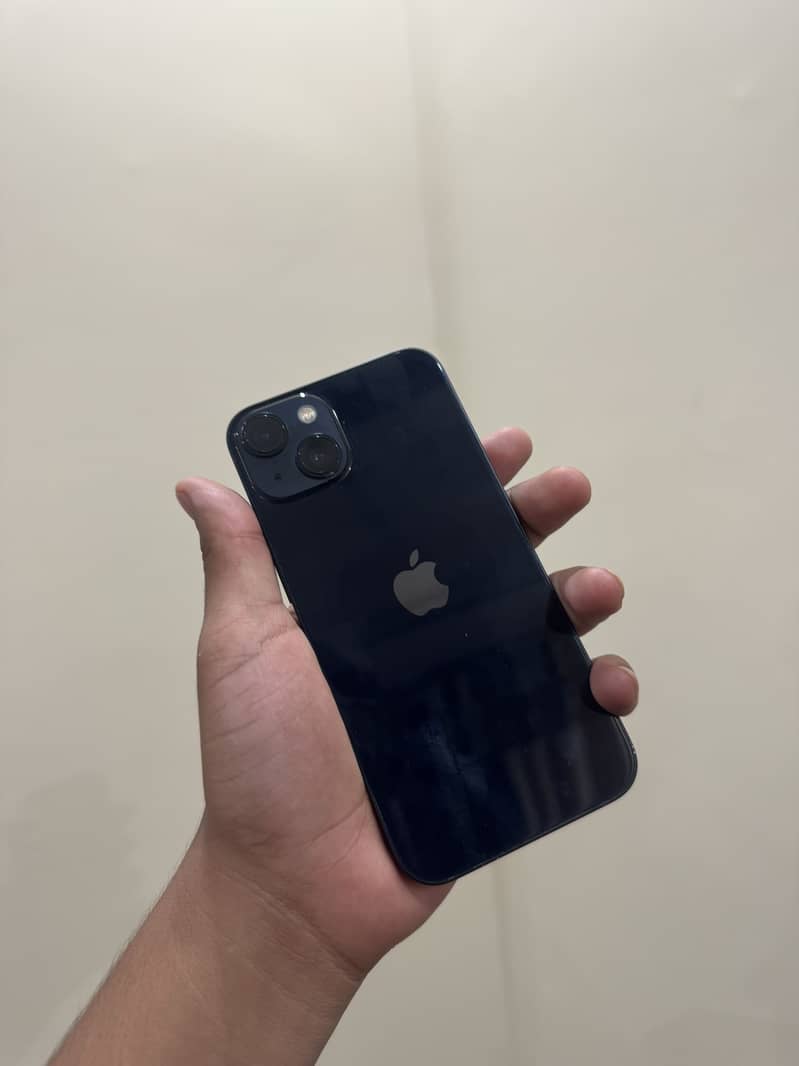 Apple iPhone 13 0