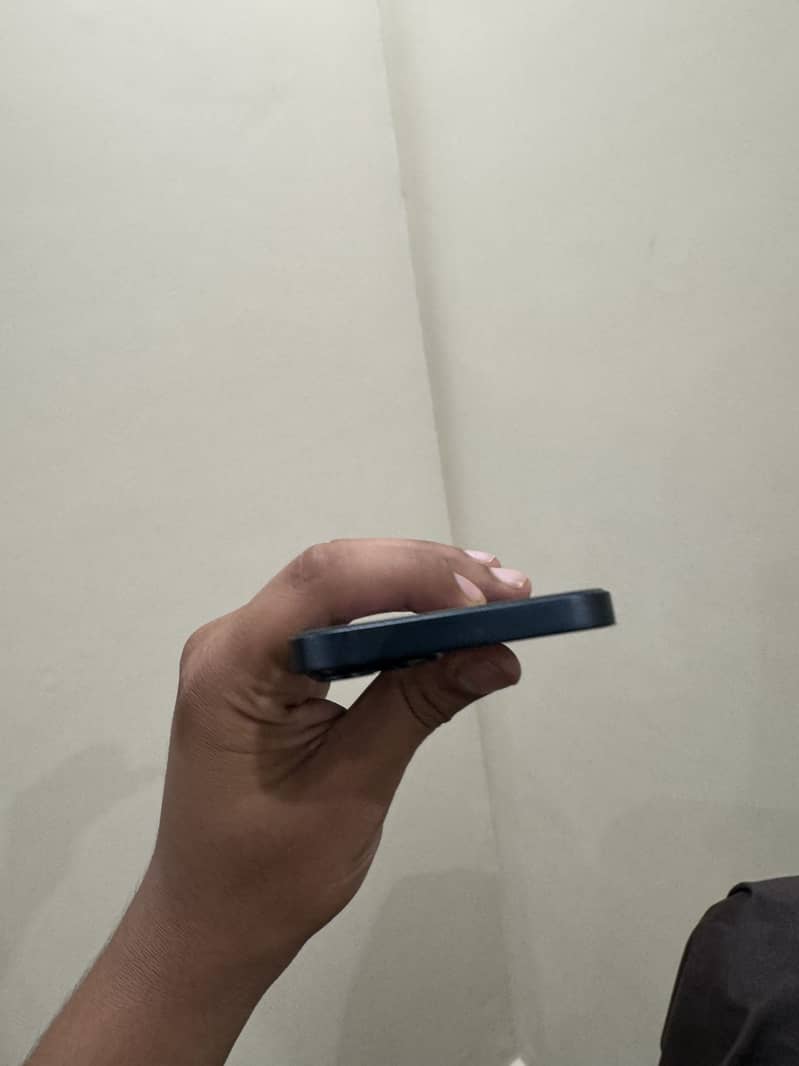 Apple iPhone 13 3