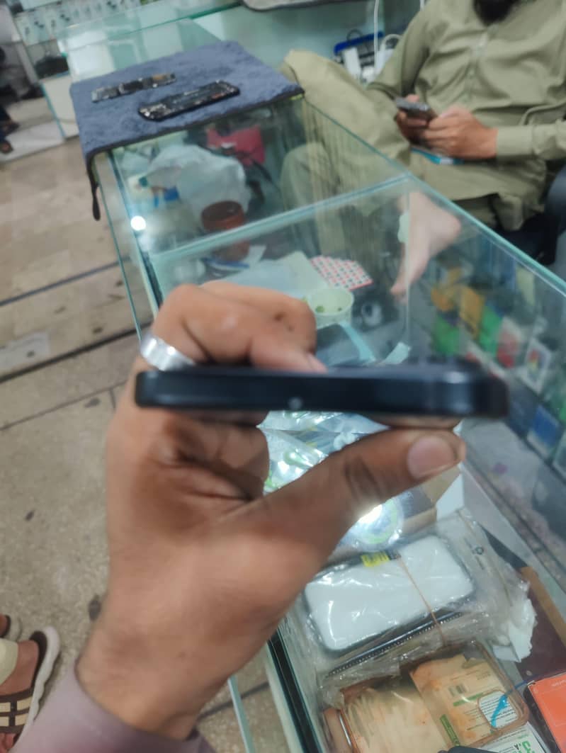 Apple iPhone 15 plus 3