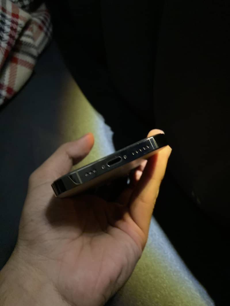 Apple iPhone 14 Pro 1