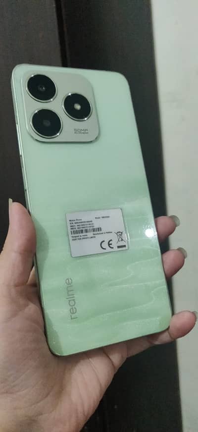 Realme C63 6/128 for sale