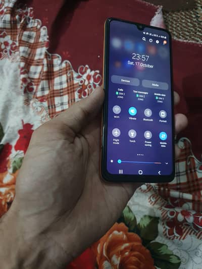 Samsung Mobile A70