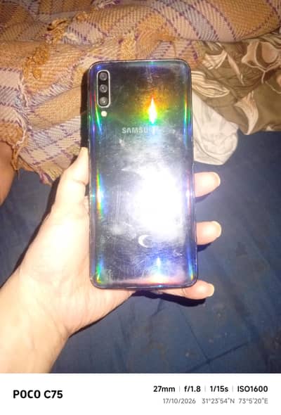 Samsung Mobile A70