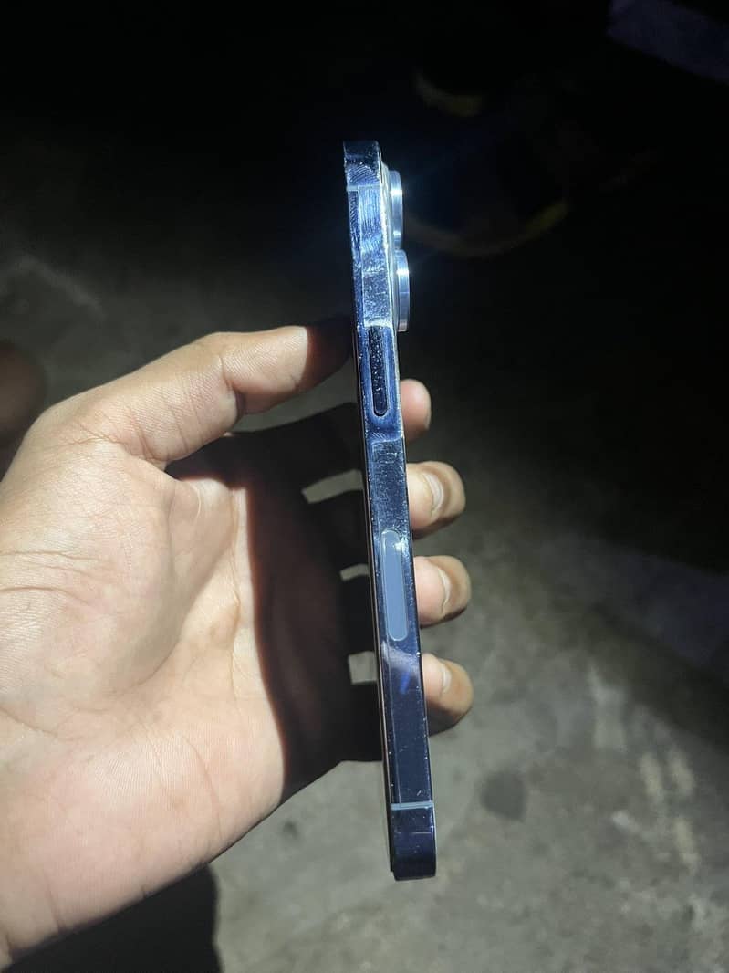 Apple iPhone 13 Pro 1