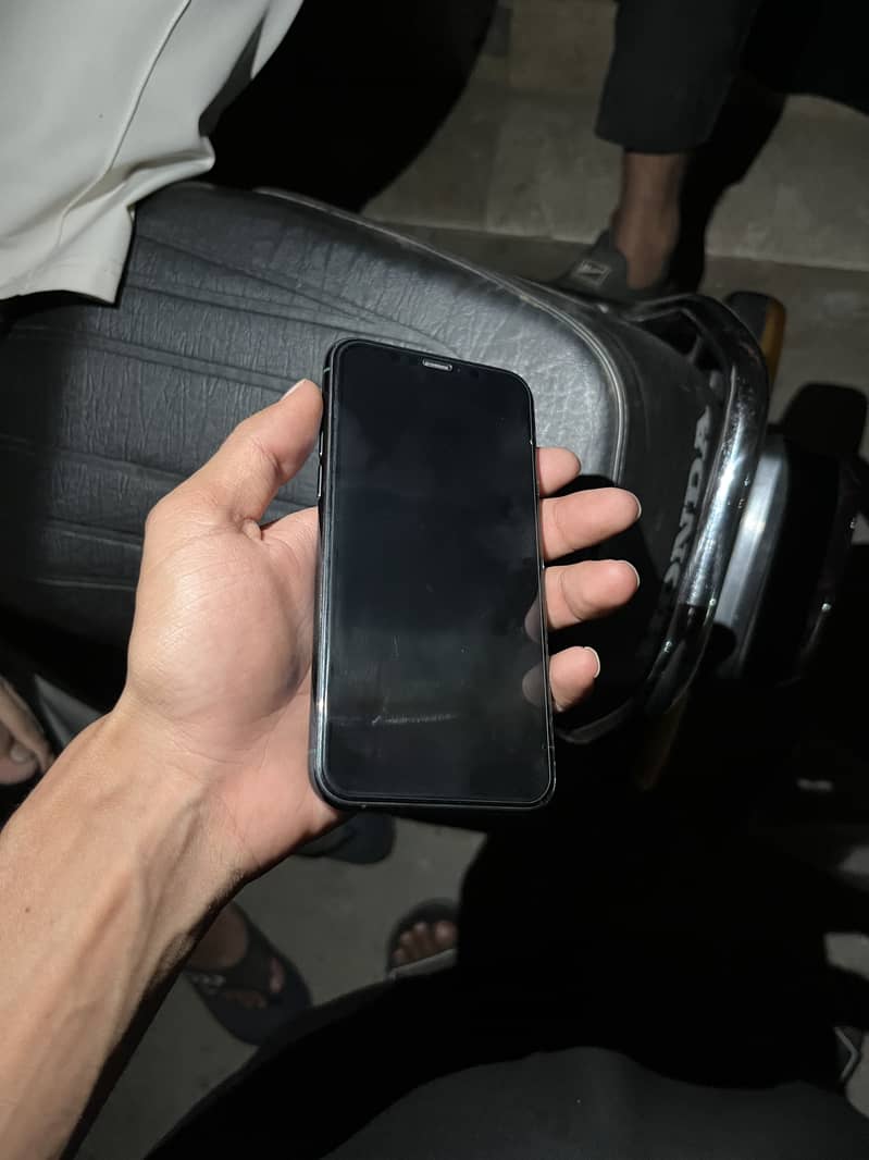 Apple iPhone 11 Pro 1