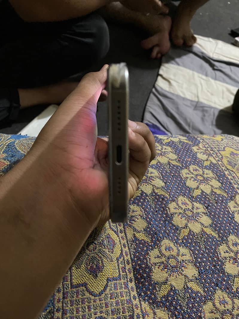 Apple iPhone 15 Pro Max 3