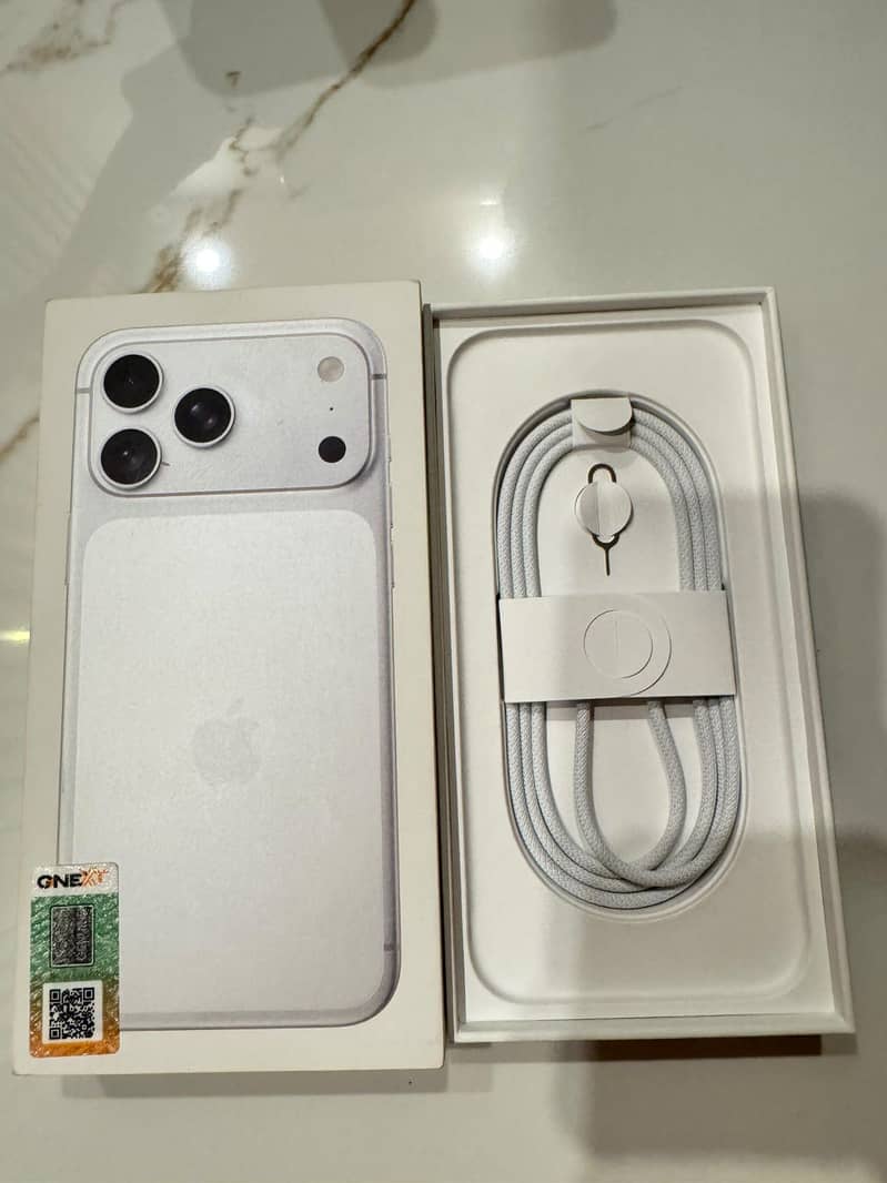 Apple iPhone 17 Pro Max 1