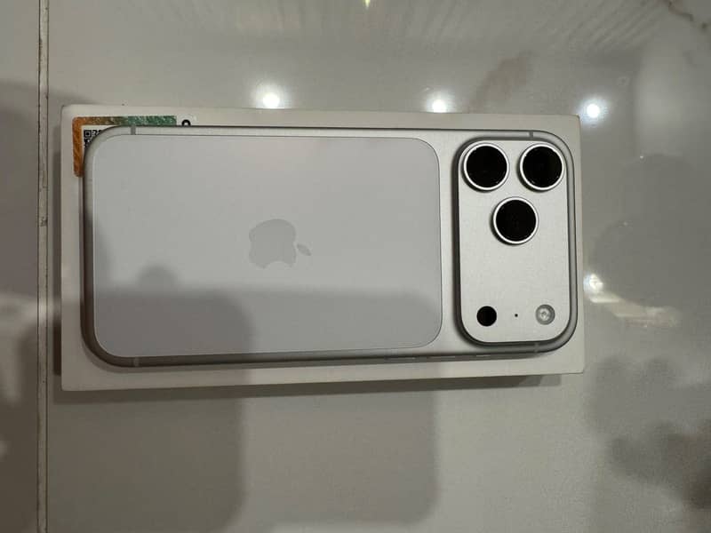Apple iPhone 17 Pro Max 2