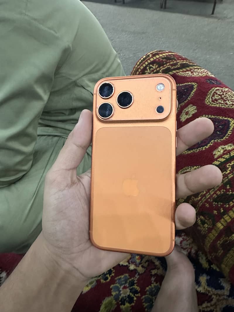 Iphone 17 pro max 4