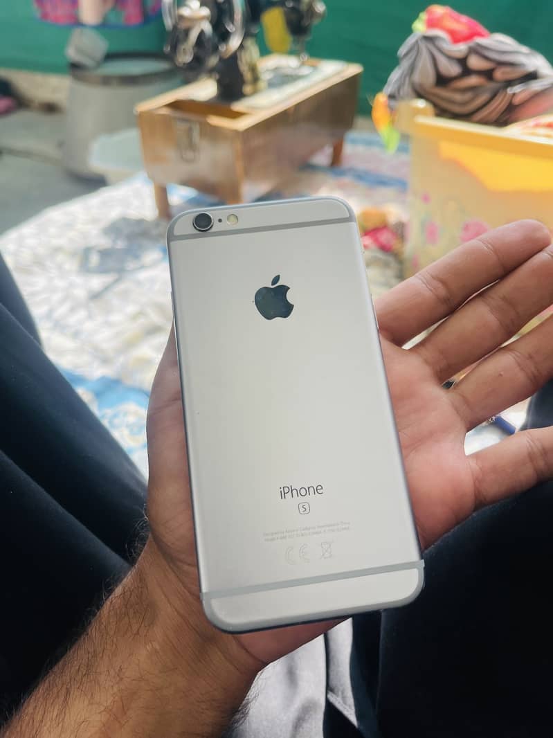 Apple iPhone 6S 4