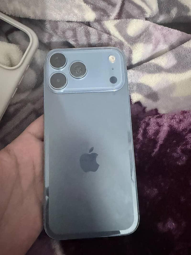 Apple iPhone 17 Pro Max 2