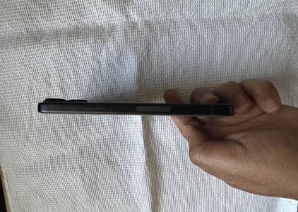Apple iPhone 15 (with box)