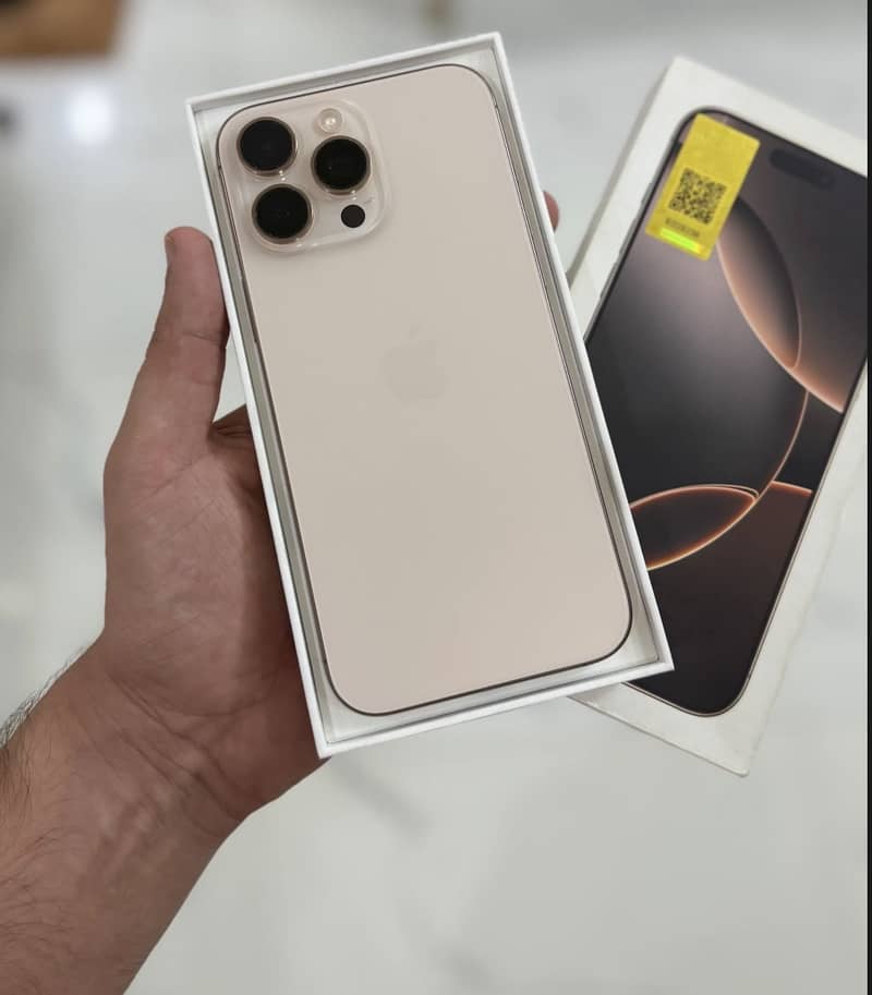 Apple iPhone 16 Pro Max 0