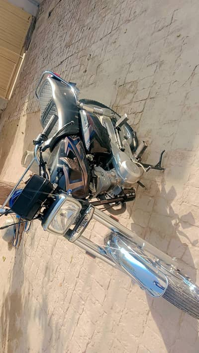 2025 model 125