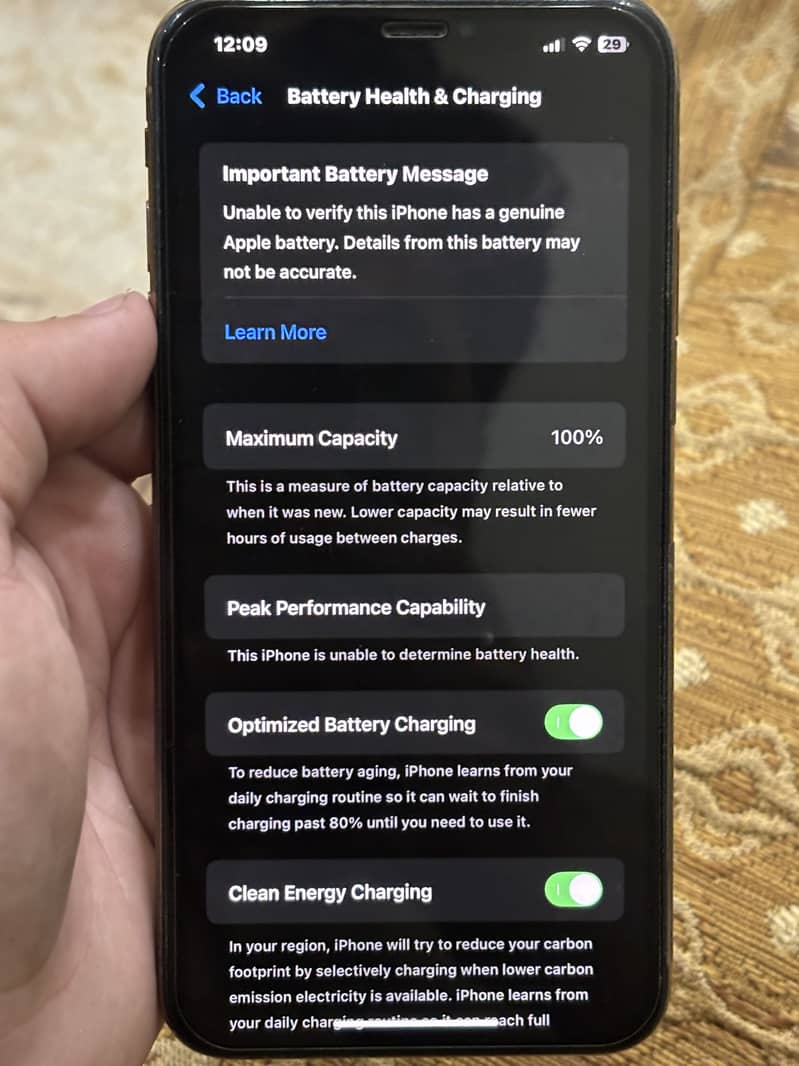 Apple iPhone XS Max 4