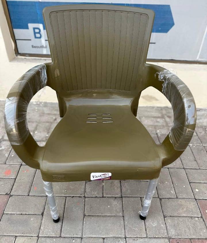 CHAIRS TABLES 0