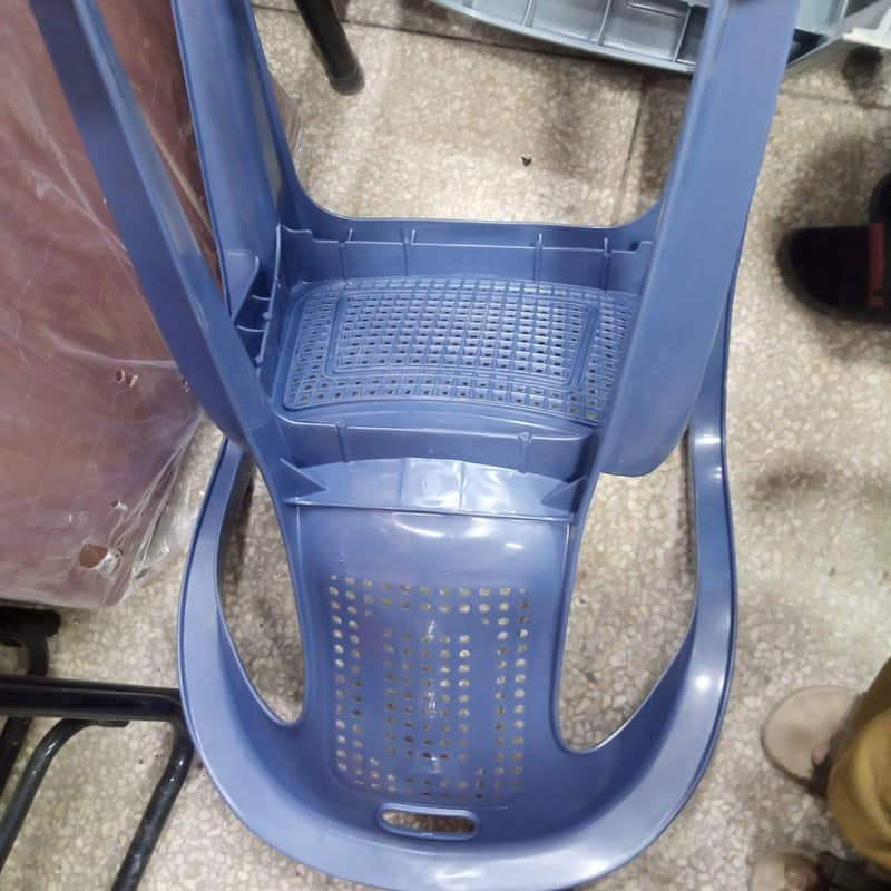 CHAIRS TABLES 4
