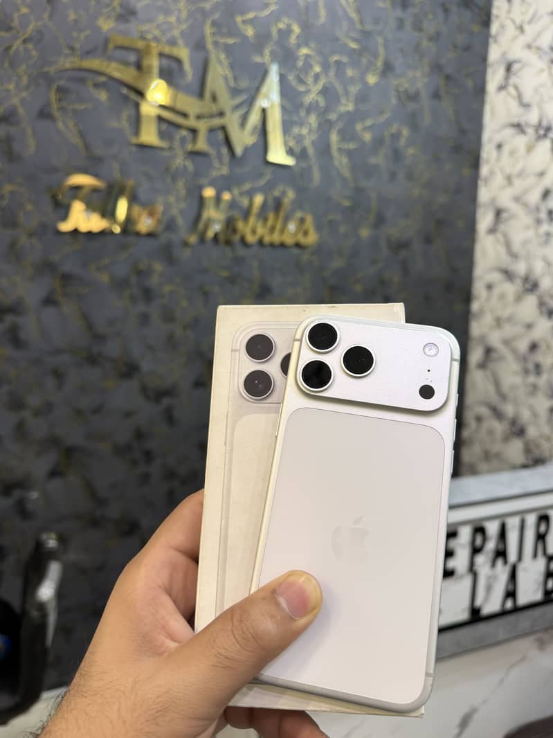 Apple iPhone 17 Pro Max 0